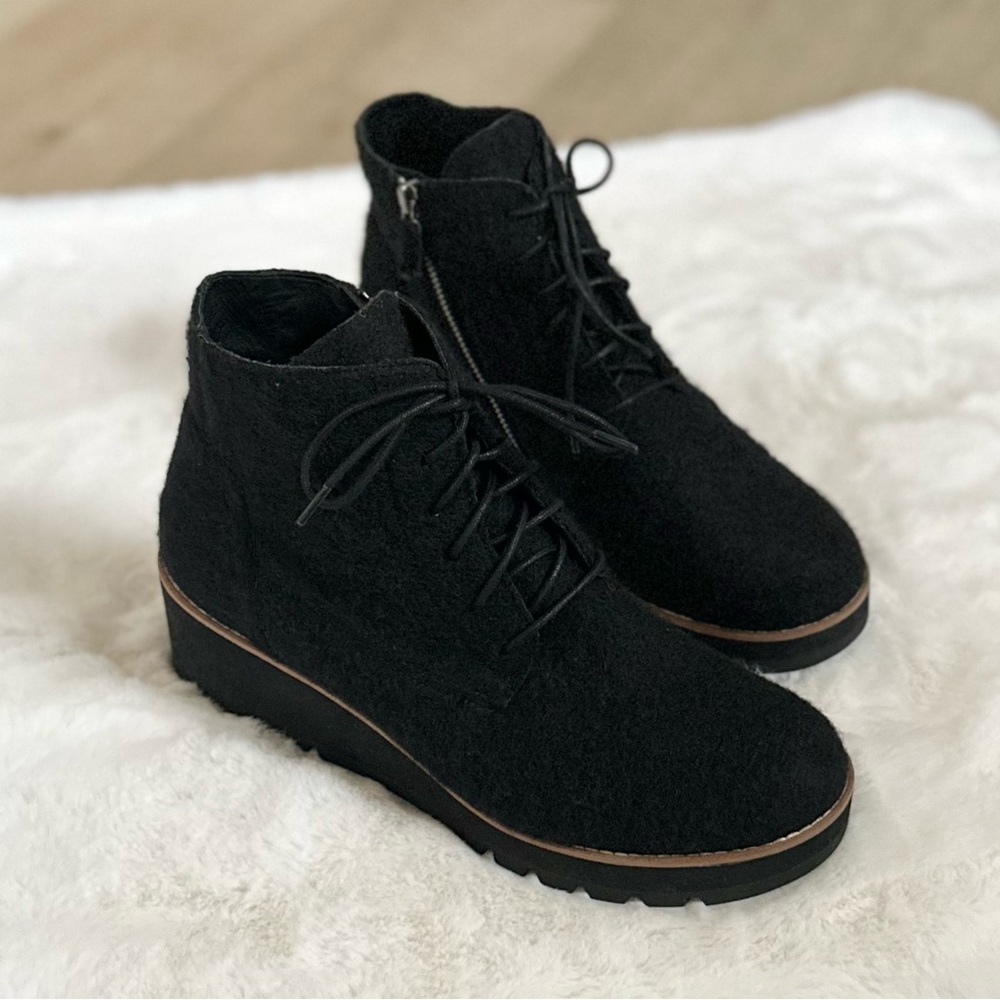 EILEEN FISHER 10 Crew Felted Wool Wedge Booties in Black • Lace Up Ankle Boots - Picture 2 of 16